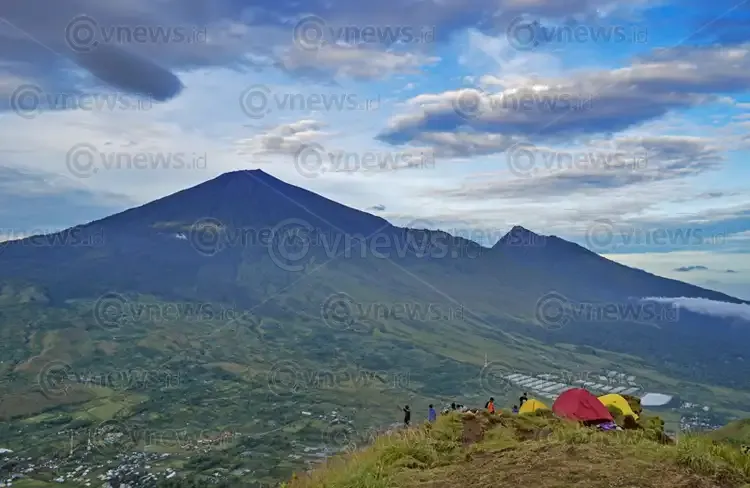 Panorama Bukit Pergasingan Sembalun Lombok Timur