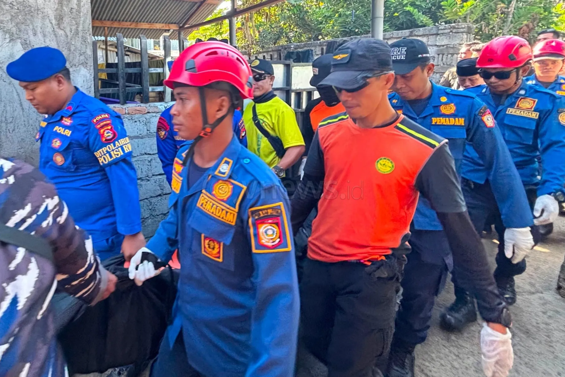 Tim SAR Temukan Nelayan yang Hilang di Perairan Pantai Suryawangi dalam Keadaan Meninggal Dunia