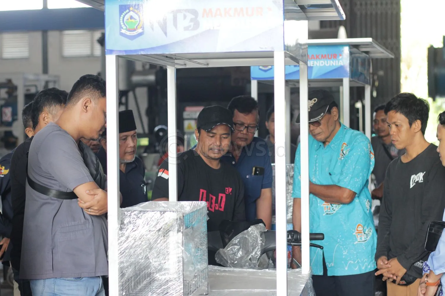 Dukung UMKM Naik Kelas, BRIDA NTB Salurkan 10 Unit Gerobak Listrik untuk Pedagang