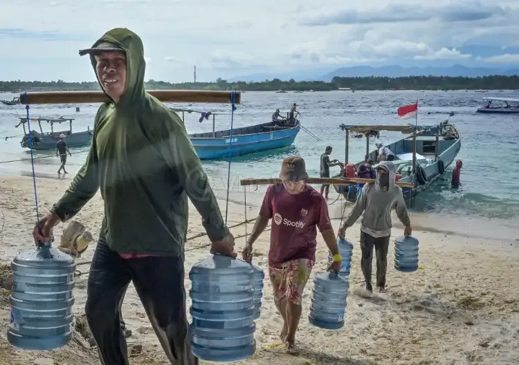 Krisis Air Bersih di Gili Trawangan, Harga Air Kemasan Tembus Rp60 Ribu per Kardus