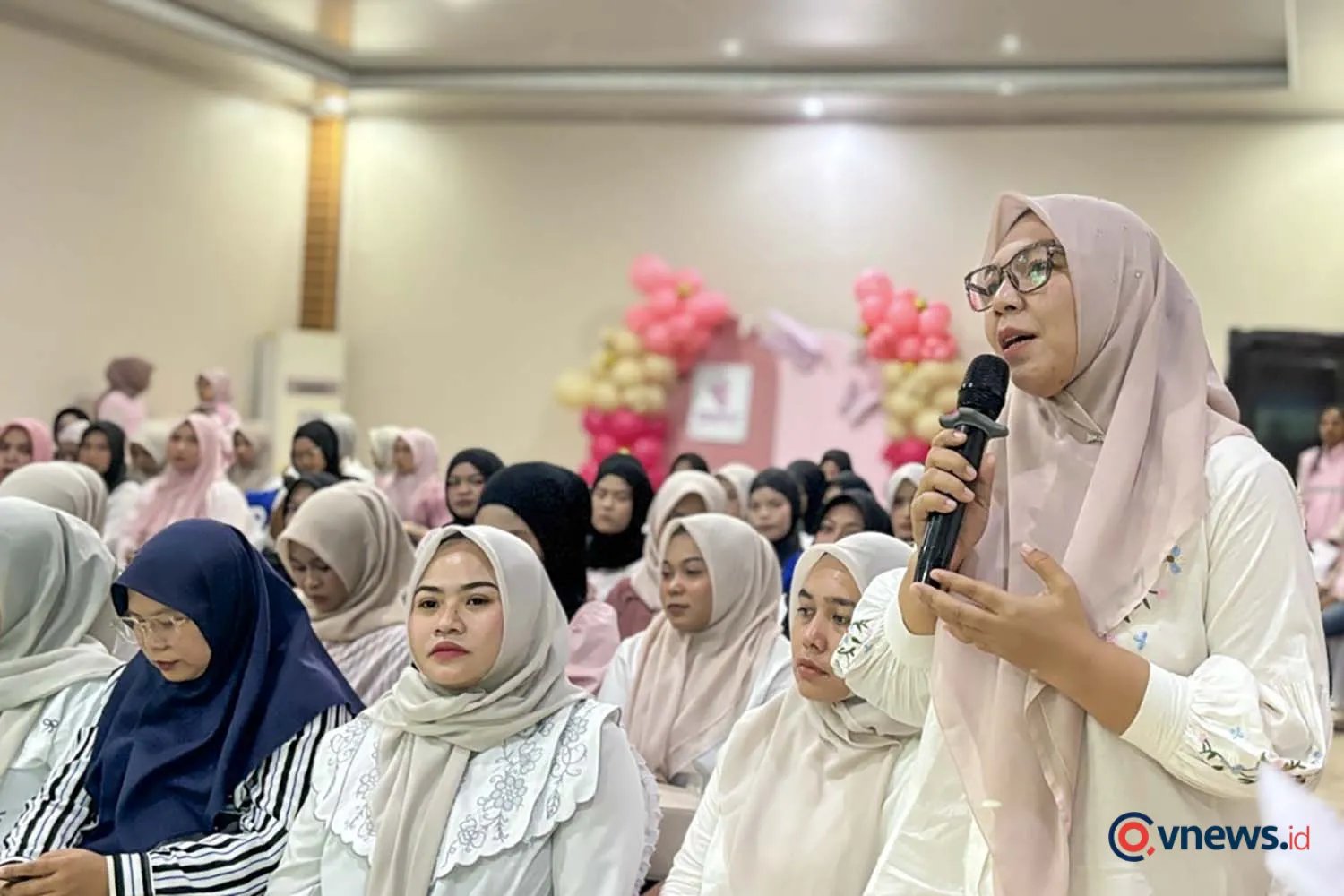 PLN UIW NTB Edukasi Pencegahan Kekerasan Seksual melalui Srikandi Goes to Campus di STIE Bima