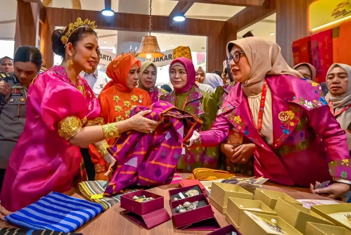 Kain Tenun KLU Dilirik Selvi Gibran, Dekranasda NTB Siap Dorong UMKM Naik Kelas