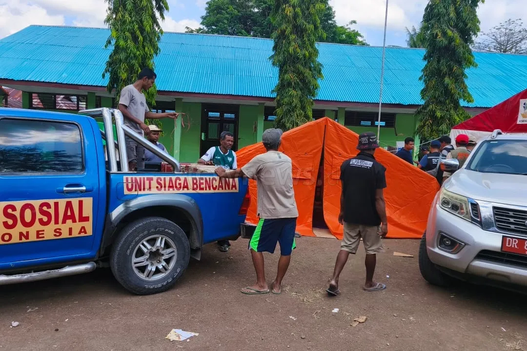 Penyaluran bantuan untuk warga terdampak gempa NTT