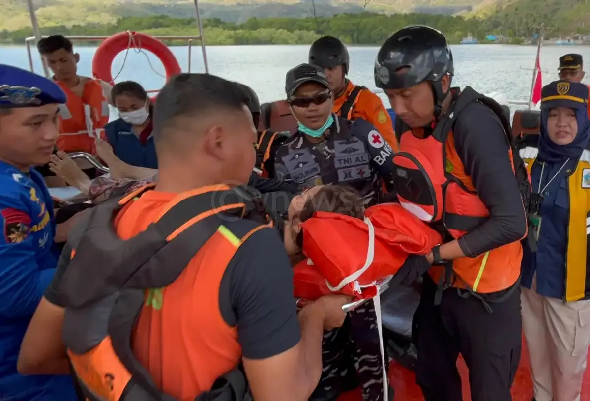 Evakuasi Korban Kapal Penumpang Terbakar di Selat Lombok Masih Berlangsung: 173 Orang Berhasil Dievakuasi