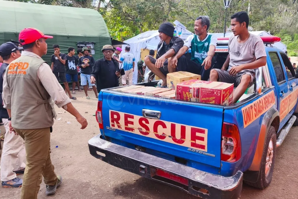 Penyaluran bantuan untuk warga terdampak gempa NTT