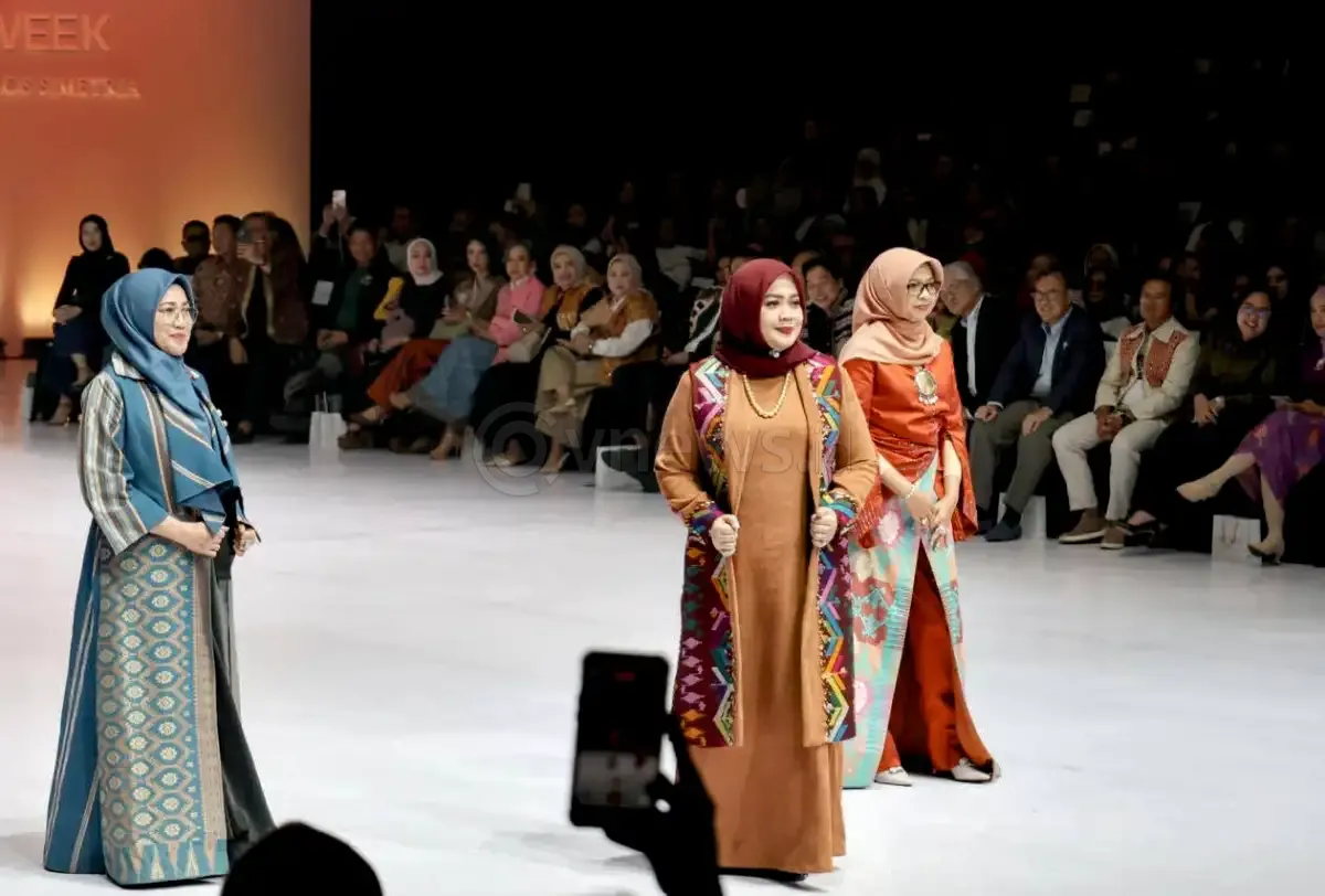 Bawa Tenun Renda hingga Pringgasela, Wagub NTB Tampil Anggun di Ajang BTN IFW 2026