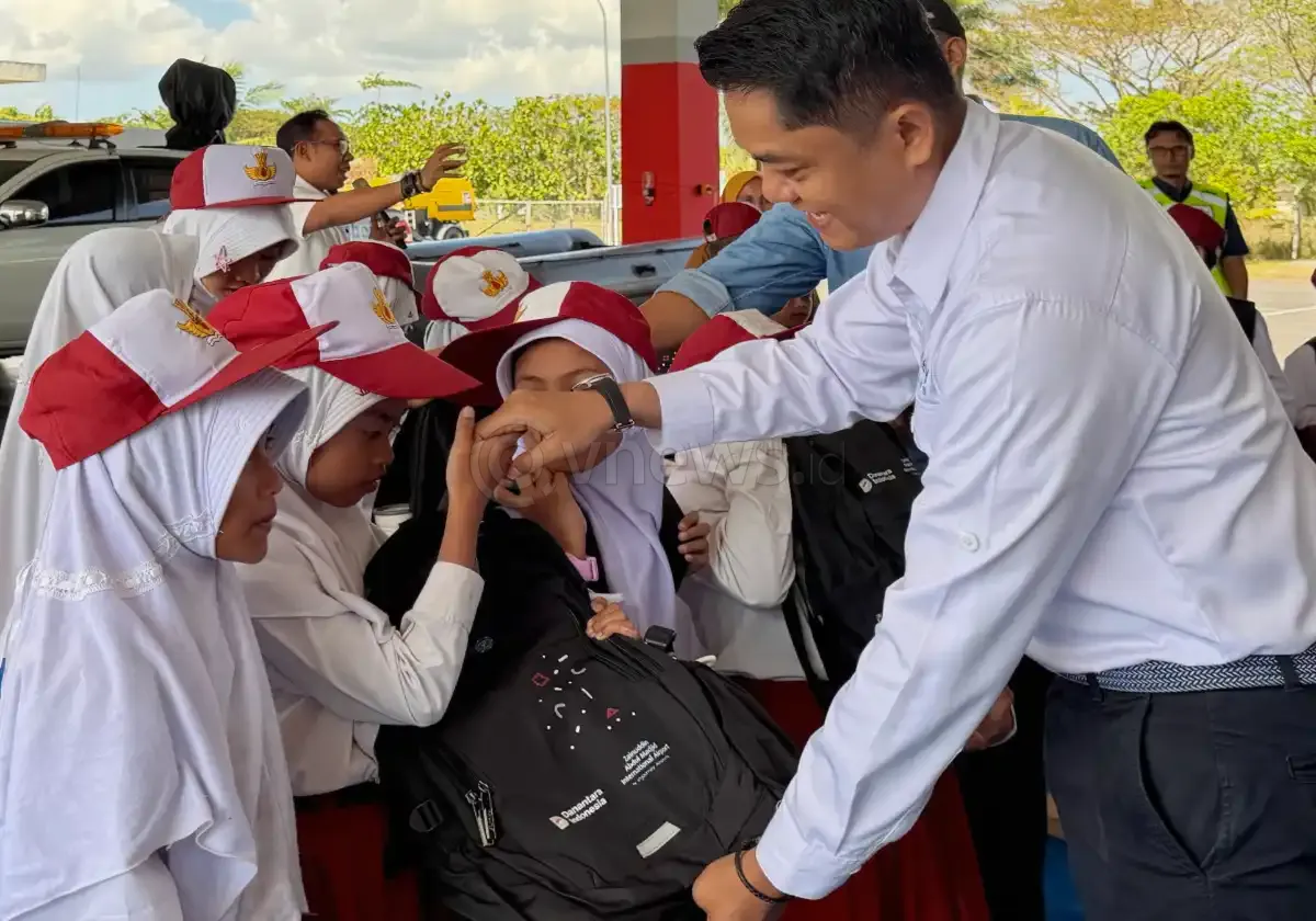 Bizam Edukasi Keselamatan Penerbangan dan Salurkan Bantuan Pendidikan Melalui Program Injourney Airports Community Care