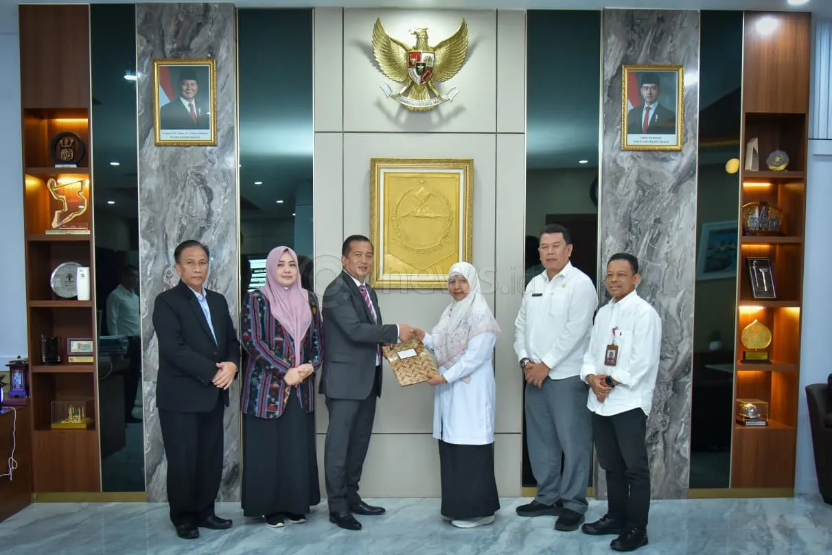 ​Gubernur Serahkan Radiogram Mendagri: Tugaskan Wabup Lobar Menjalankan Wewenang Bupati