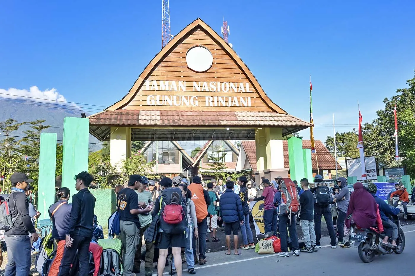Jumlah wisatawan yang mendaki Gunung Rinjani