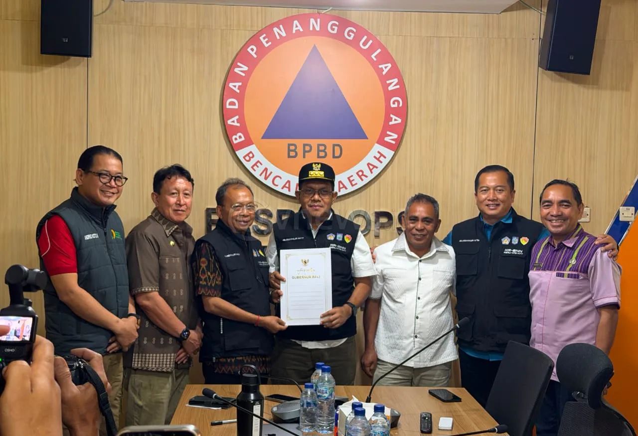 Wujud Solidaritas, Gubernur NTB dan Bali Hadir Langsung Bantu Pemulihan Gempa NTT