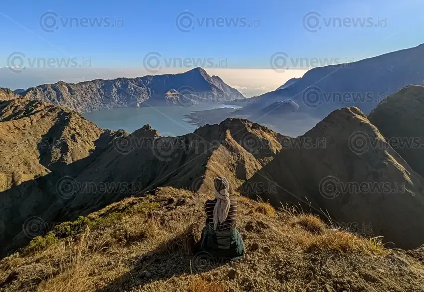 Gunung Rinjani berstatus waspada