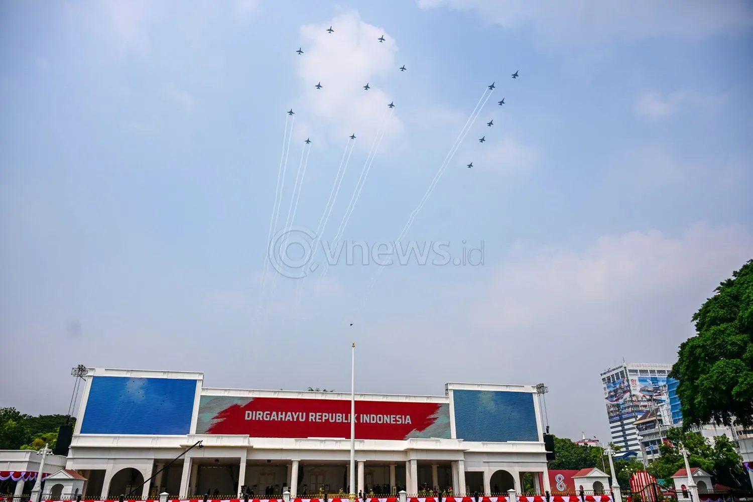 Spektakuler! 81 Pesawat dan Helikopter Siap Guncang Langit Istana saat HUT ke-81 RI