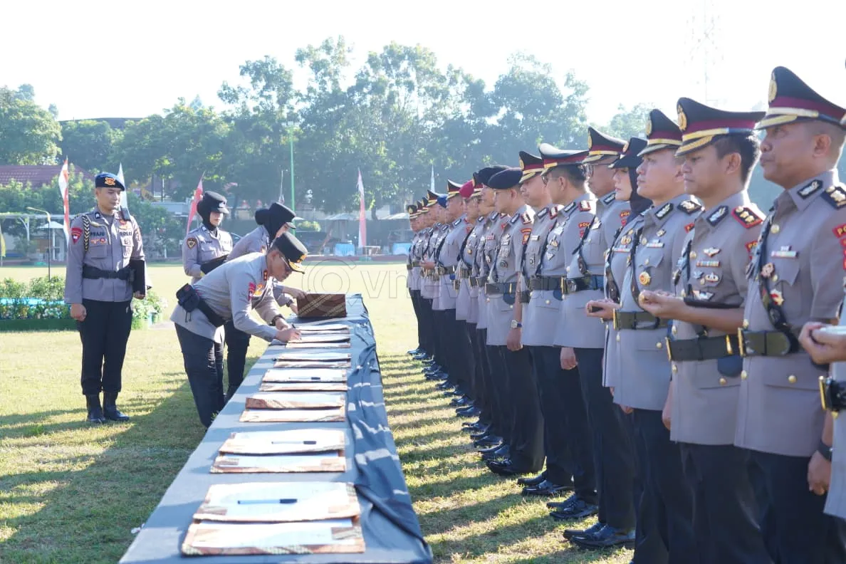 ​Estafet Tongkat Komando: 4 Kapolres dan Belasan PJU Polda NTB Resmi Berganti