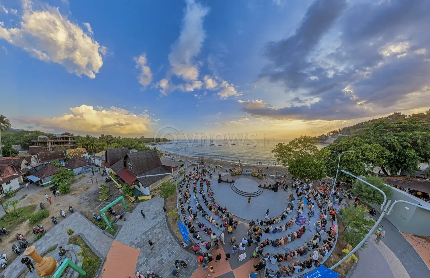 Pentas budaya di Pekan Kesenian Senggigi (360)°