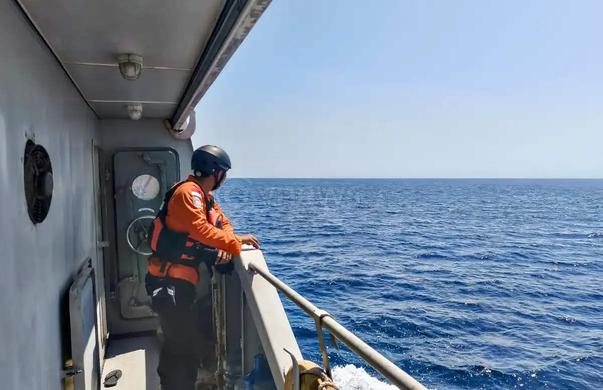 Pencarian Korban Kapal Terbakar di Selat Lombok Berlanjut, Tim SAR Gabungan Sisir Area Barat Daya dan Pemapelan